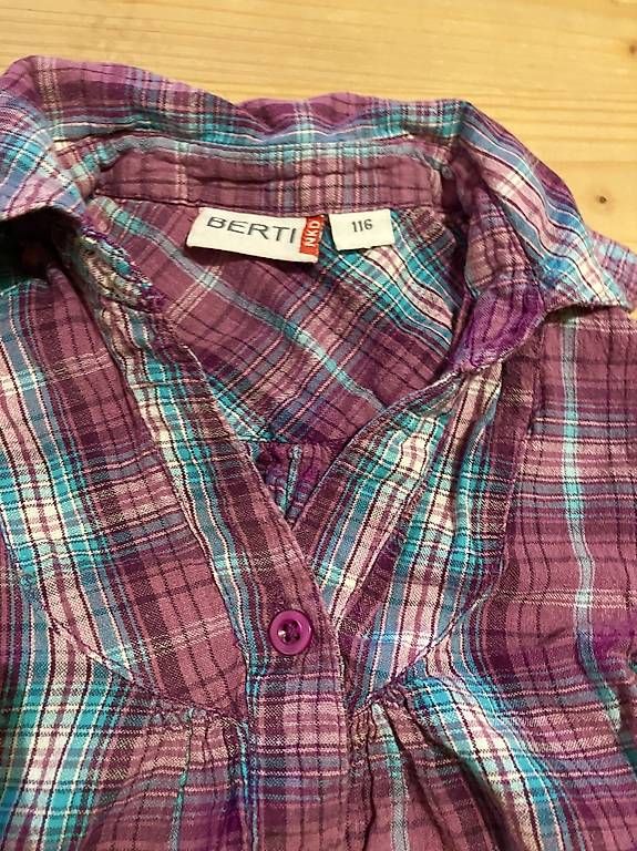 Blouses, T-shirts & Tops: Hemd / Bluse kariert Gr.116 – D'occasion à Brunnadern par Bumlebee 1