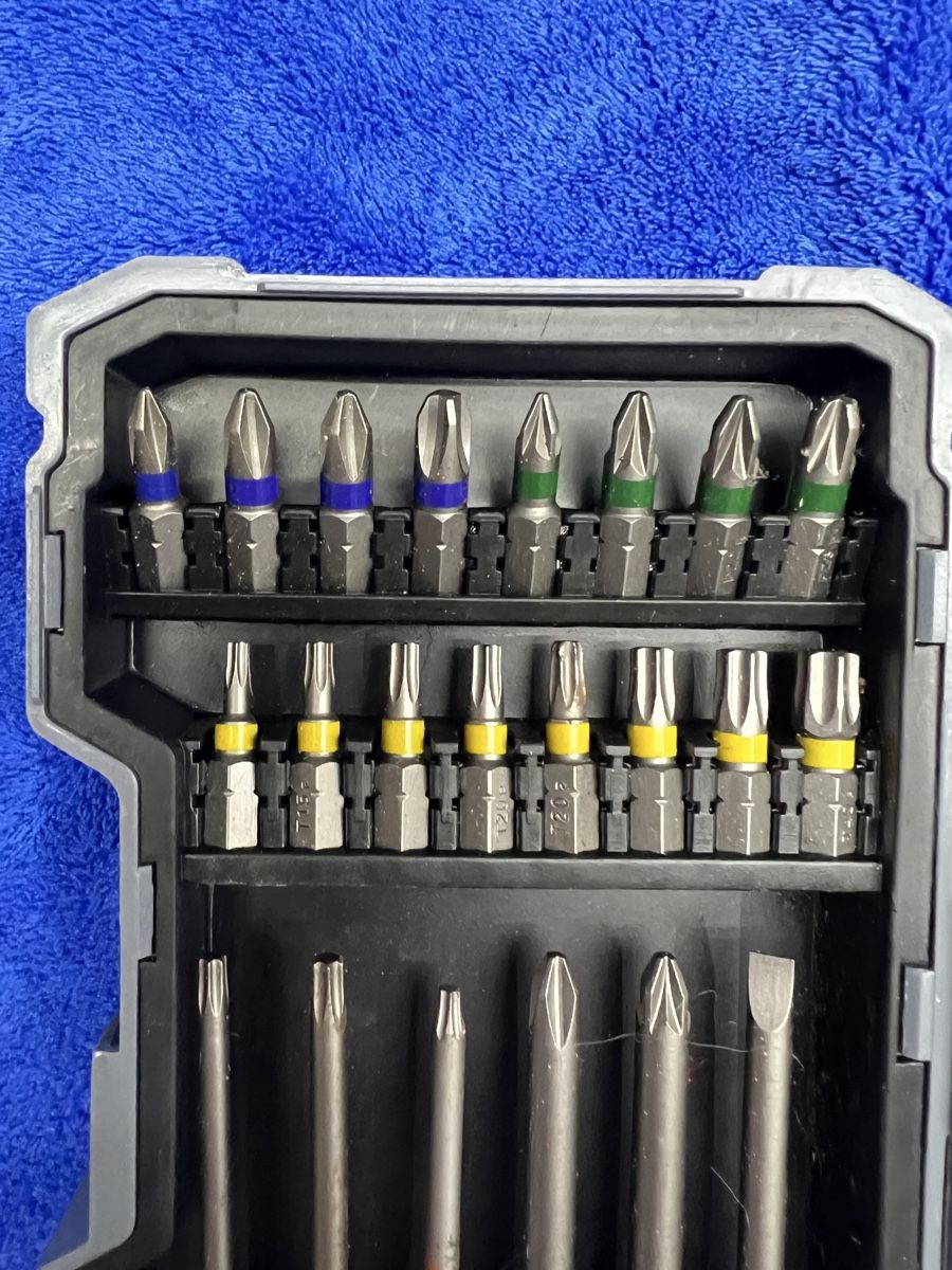 Bosch Tous les outils: Bosch Schrauberbit-Set, 46-teilig – D'occasion à Rotkreuz par Migu2012 2