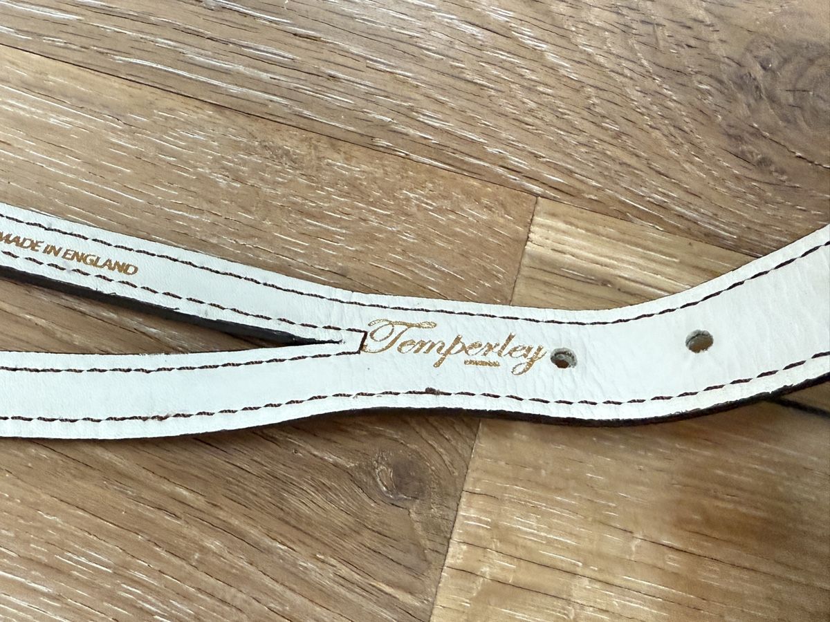Cinture: Great Temperley leather white belt. S – Nuovo (secondo la descrizione) da Grund b. Gstaad venduto da PlageNeigeplus 2