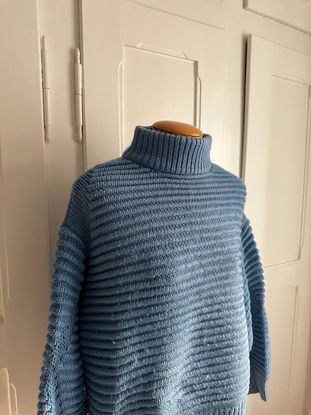 H&M Pullover & Sweatshirts: Strickpullover hellblau warm M – Gebraucht aus Zürich von Diazaio 1