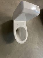 WC-Schüssel mit Spühlkasten
