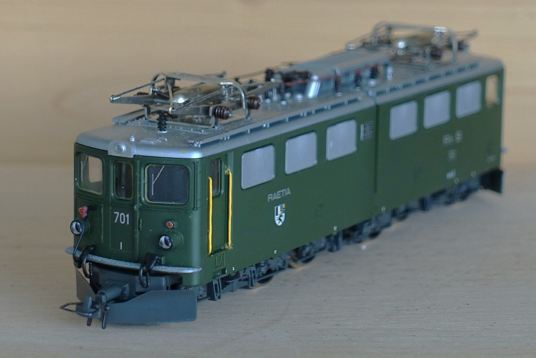Bemo Modellini di ferrovie: RhB Ge 6/6 II 701 'Rhäthia'. Bemo Art. 1254.112. DC – Usato da Horw venduto da SwissSteamMemories 2