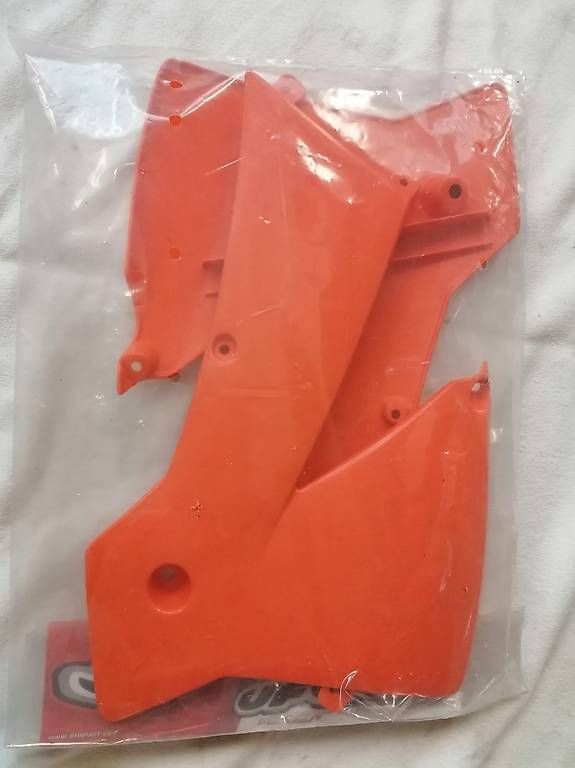 Alle Motorradersatzteile: Tankspoiler KTM EXC Modelle -2007 – Gebraucht aus Münchenstein von taz_l57r