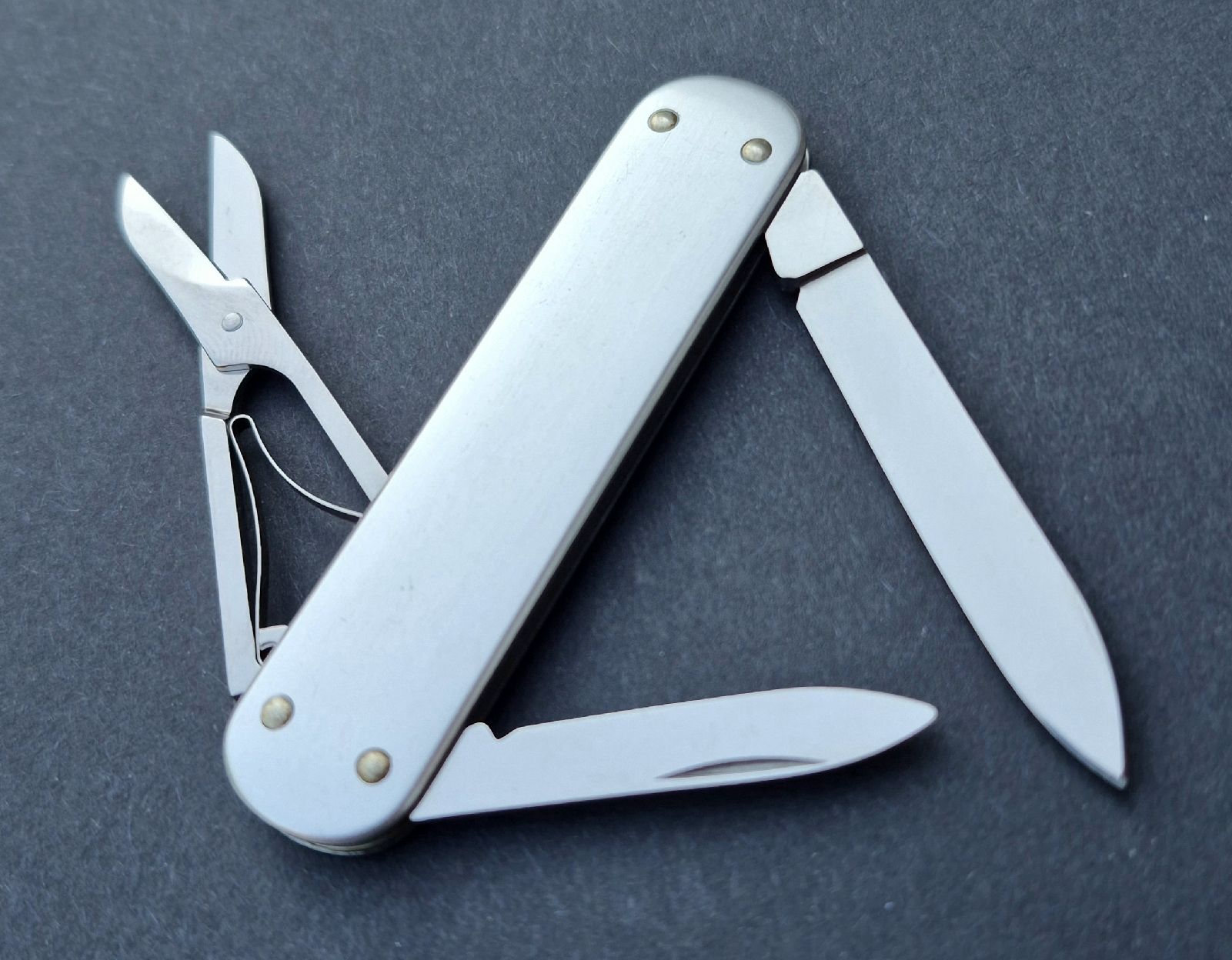 Victorinox Taschenmesser: Victorinox Alox 74mm – Neu (gemäss Beschreibung) aus Thun von patluv 1