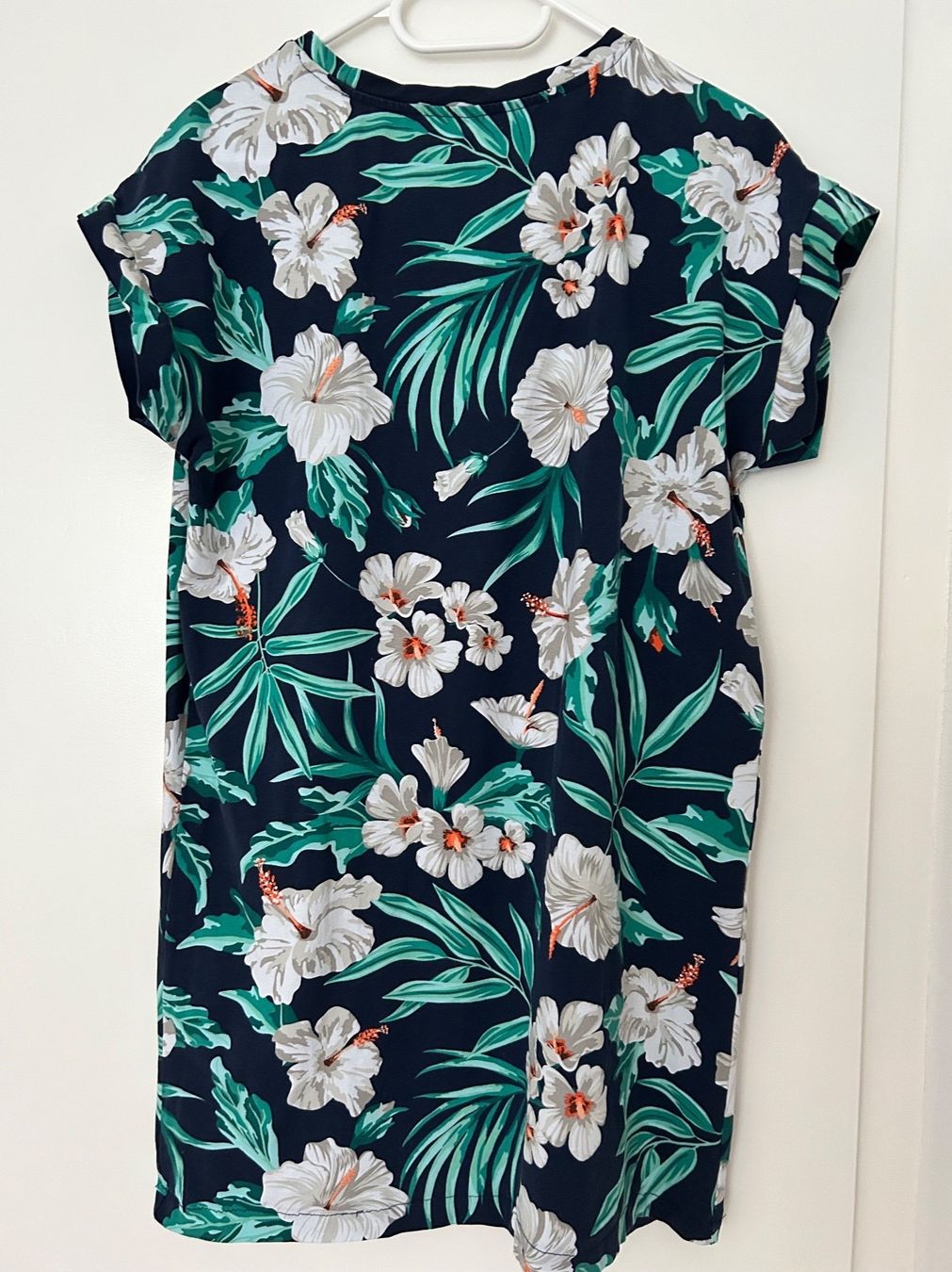 Kleider: Neuwertiges Sommerkleid Gr.40 – Gebraucht aus Horn von Resvi 1