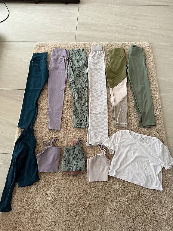 Lotti di vestiti: Sportbekleidung Paket / Sets & Einzelteile  – Usato da Zwingen venduto da KatjaM 3