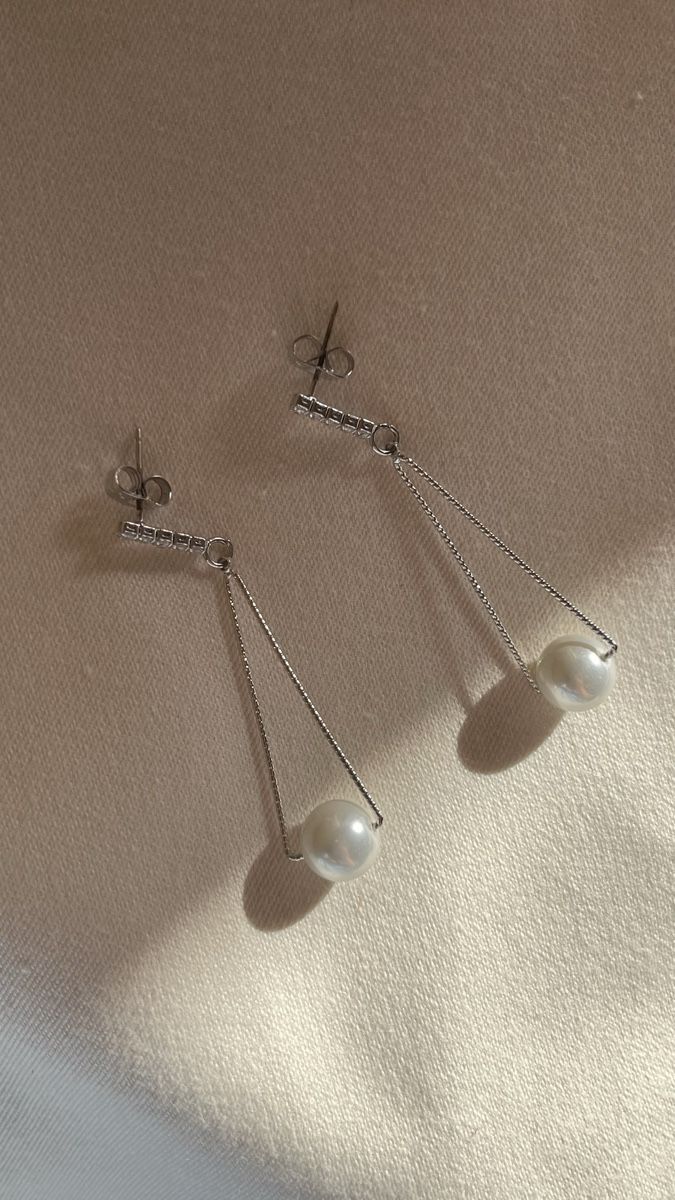 Boucles d'oreille: Orecchini pendenti con perle sintetiche e strass – Neuf (Voir description) à Lugano par yul_fhg2 2