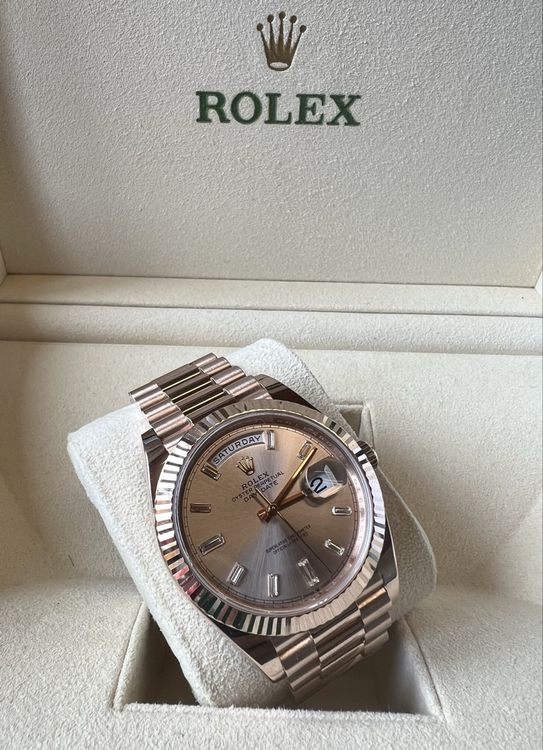 Rolex Orologi: Rolex Daydate 40mm 18k Rosegold Baguette Sundust 228235 Full – Usato da Brugg AG venduto da Wristdeal 7