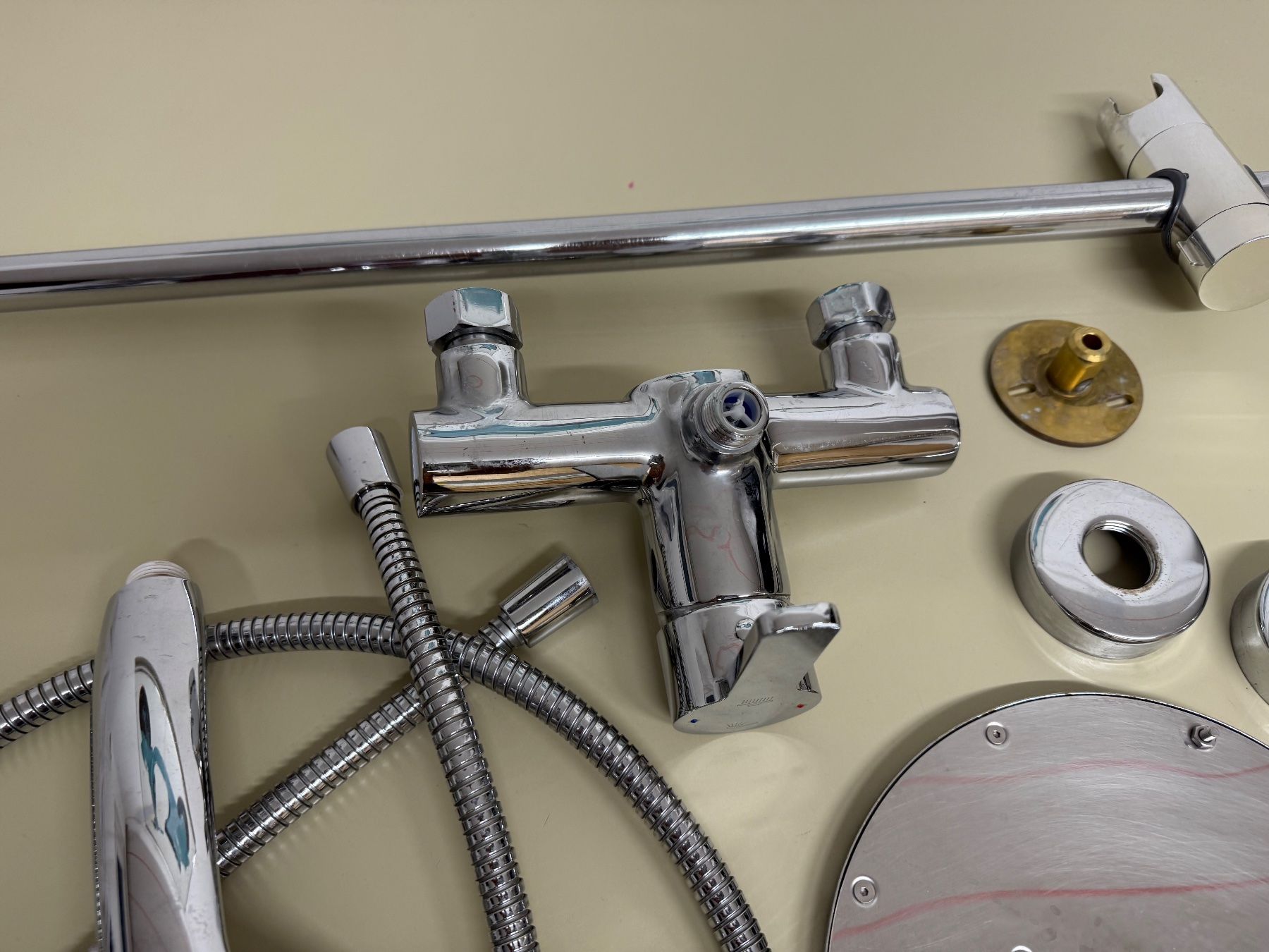 Hansgrohe Douches: Duschsystem Edelstahl 20 cm Regendusche & Handbrause – D'occasion à Wettingen par bar7 2