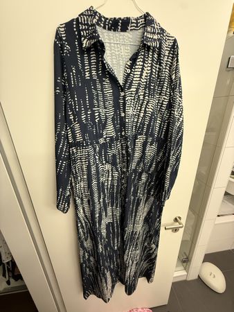 Lässiges Sommerkleid mit abstraktem Muster Gr. M top Zustand