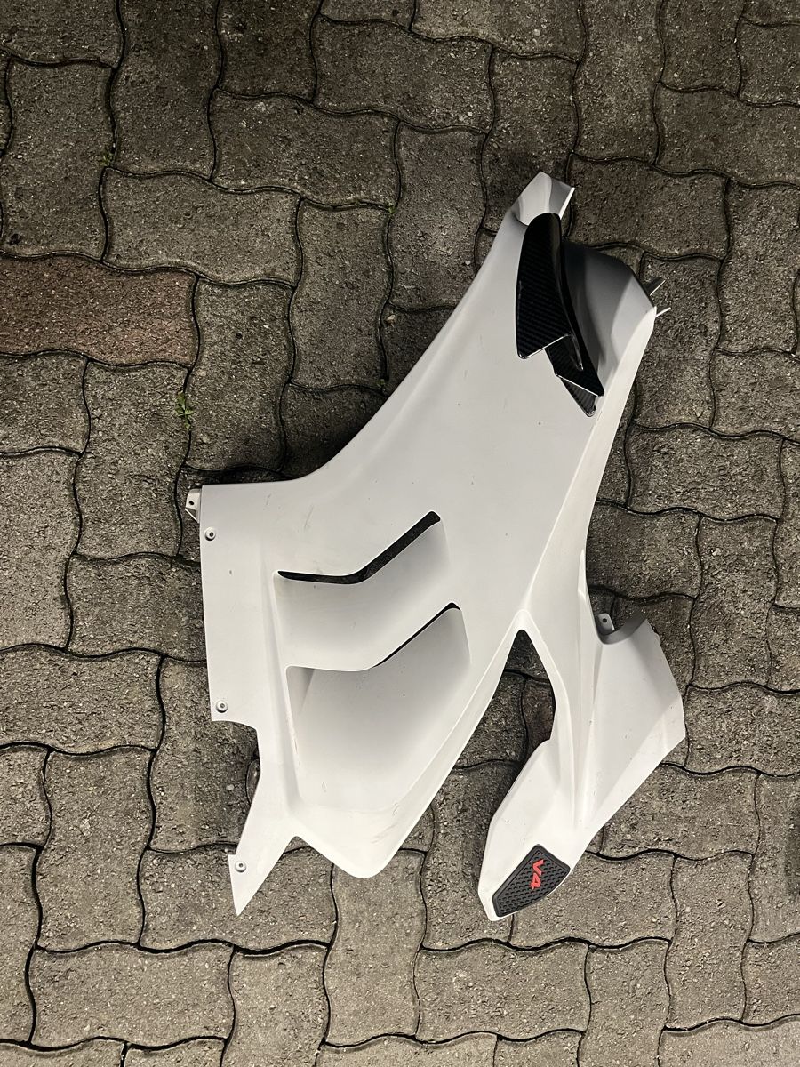 Ducati Tutti i ricambio per moto: Panigale V4 Seitenverkleidung – Usato da Burgdorf venduto da Estarossa96
