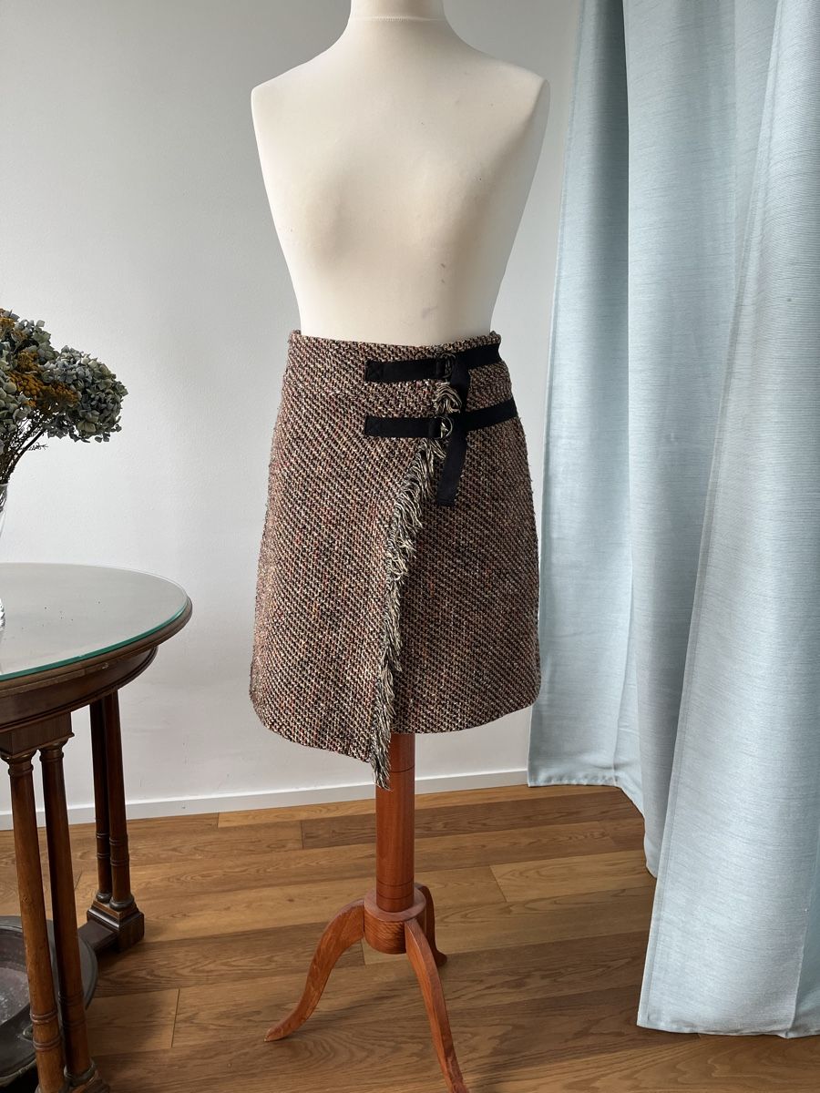 Gonne: Rock aus Tweed mit Fransen, Grösse 38/40 – Usato da Liebefeld venduto da easyco 1