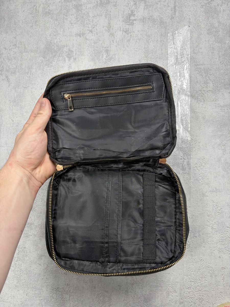 Guess Custodie per cosmetici: Trousse de toilette Guess Noir - Double Zip – Nuovo (secondo la descrizione) da Hauterive NE venduto da Leo_o 4