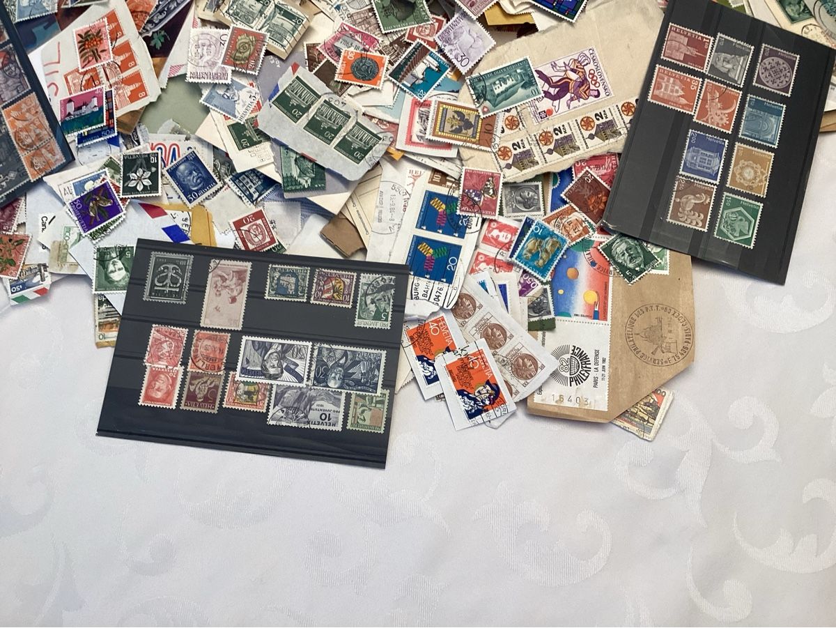 Alle Briefmarken: Lot Briefmarken Schweiz u. Weltweit ca 800 gr.Schnäppchen. – Gebraucht aus Gebenstorf von Filu1313 3