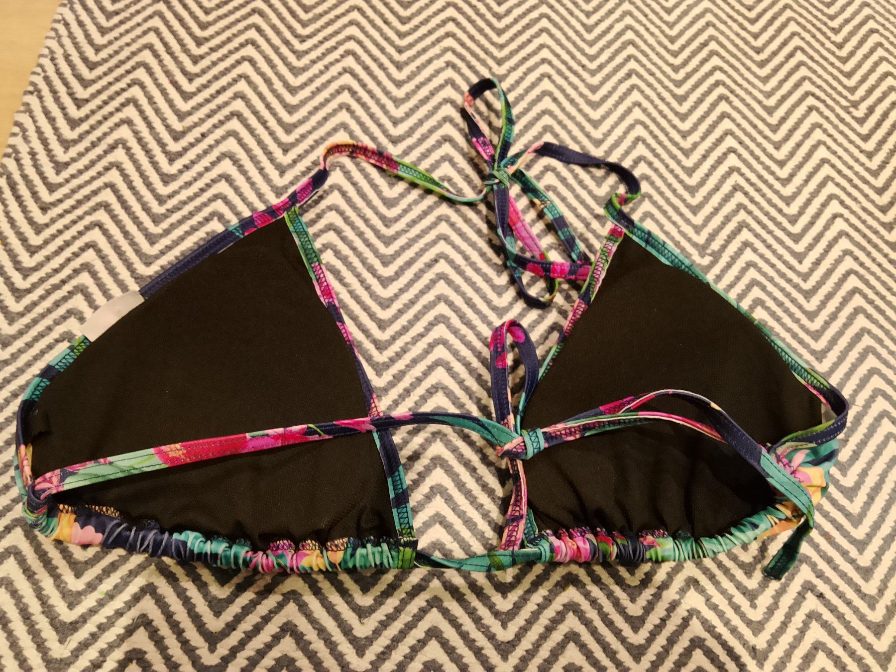 Costumi da bagno & Bikini: Bikini Oberteil Blumenmuster Grösse M neu – Nuovo (secondo la descrizione) da Bellikon venduto da MellonCollieMitTwint 1