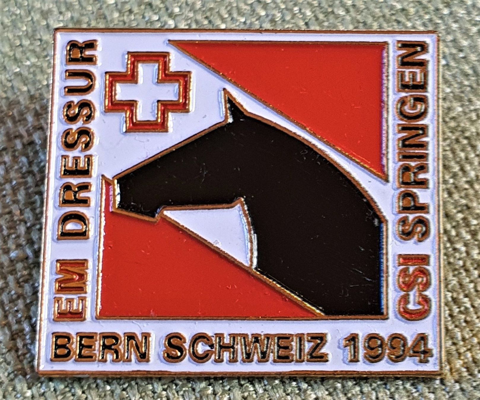 Placchette & Badge: C218 - Pin EM CSI Bern 94 Springreiten – Usato da Reinach BL venduto da Boston-Verkauf