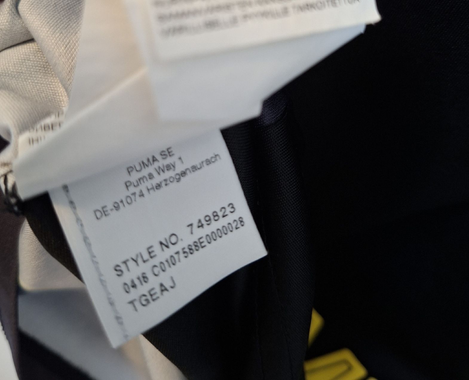 BVB Canottiere & Pantaloni: Original BvB Dortmund 2016-17 Away Trikot – Nuovo (secondo la descrizione) da St-Léonard venduto da SwissDealsJersey 3