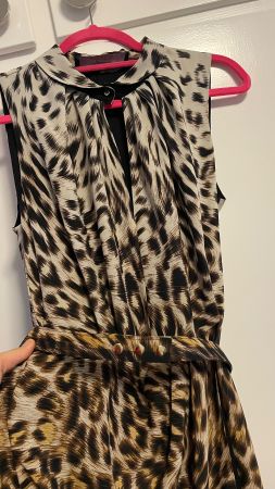 Elegantes Kleid im Animal Print - Grösse 36/38