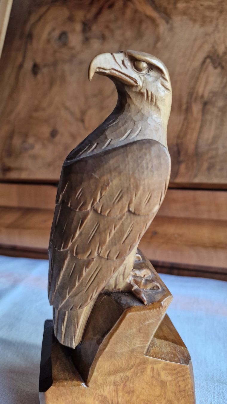 Statuette: Ernst Gander, Schwanden bei Brienz BE:   geschnitzter Adler – Usato da Röthenbach i. E. venduto da Heureka5 1