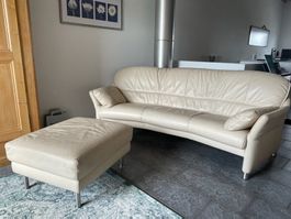 Elegantes Sofa, inkl. Hocker -  swiss made by Intertime