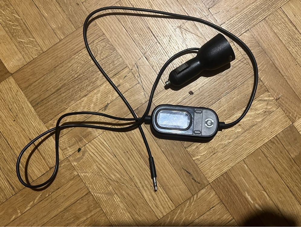 Transmetteur FM+ chargeur pour voiture Musique AUX (Gebraucht) in ...