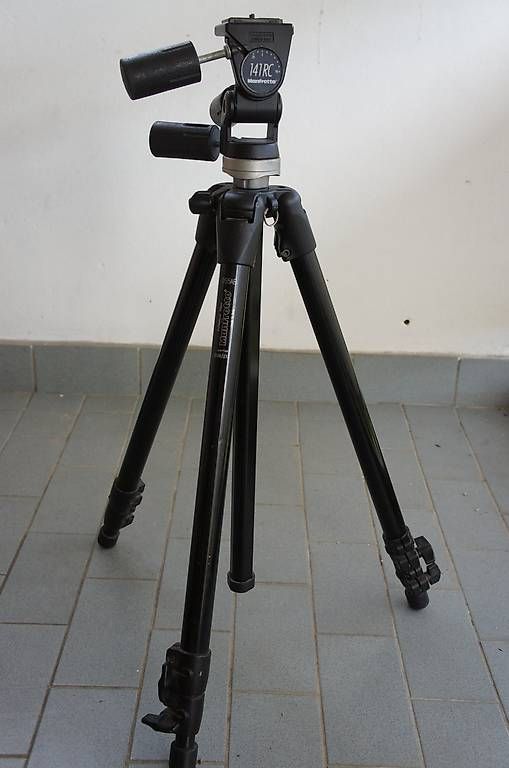 Treppiedi & Teste: MANFROTTO 055AB + 141RC – Usato da Ollon VD venduto da polopan 3