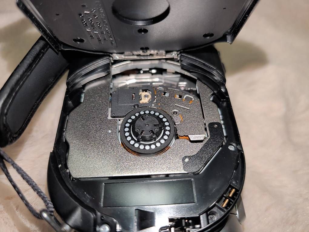 Sony Videocamere: Caméscope Sony Handycam DCR DVD110E – Usato da Collombey venduto da dan_kf9j 3