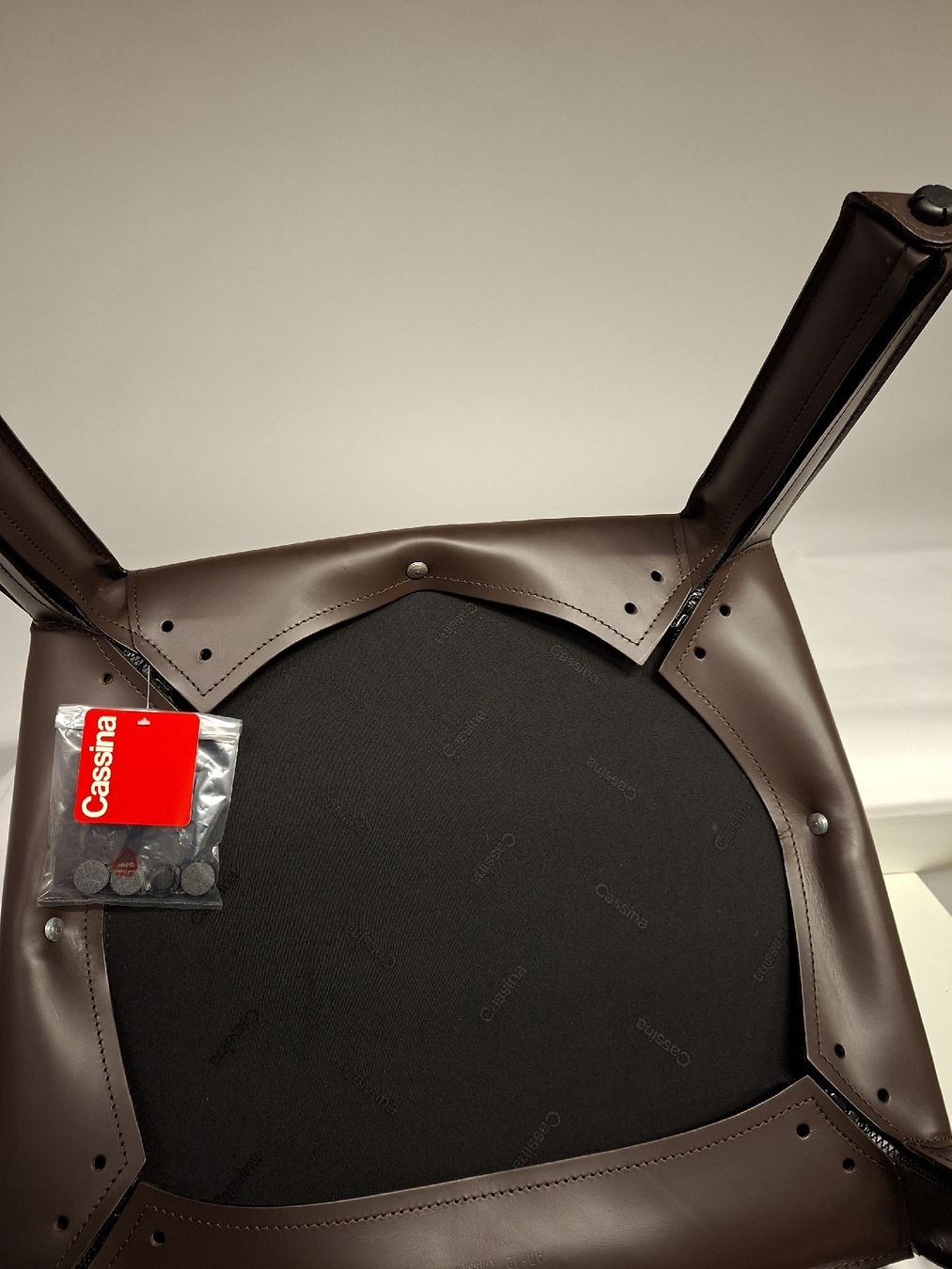 Cassina Poltrone: Cassina Cab 414 Sessel  von Mario Bellini – Usato da Gümligen venduto da V10-Shop 5