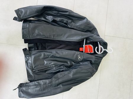Top Leder Motorradjacke Gr. L - Perfekt für den Sommer! 🏍️
