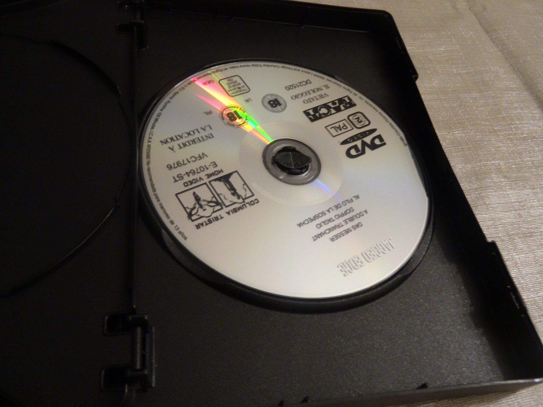 Tous les DVDs: Suspect / Der Mann im Hintergrund / Das Messer DVD – D'occasion à Olten par Disc-Verkauf 2