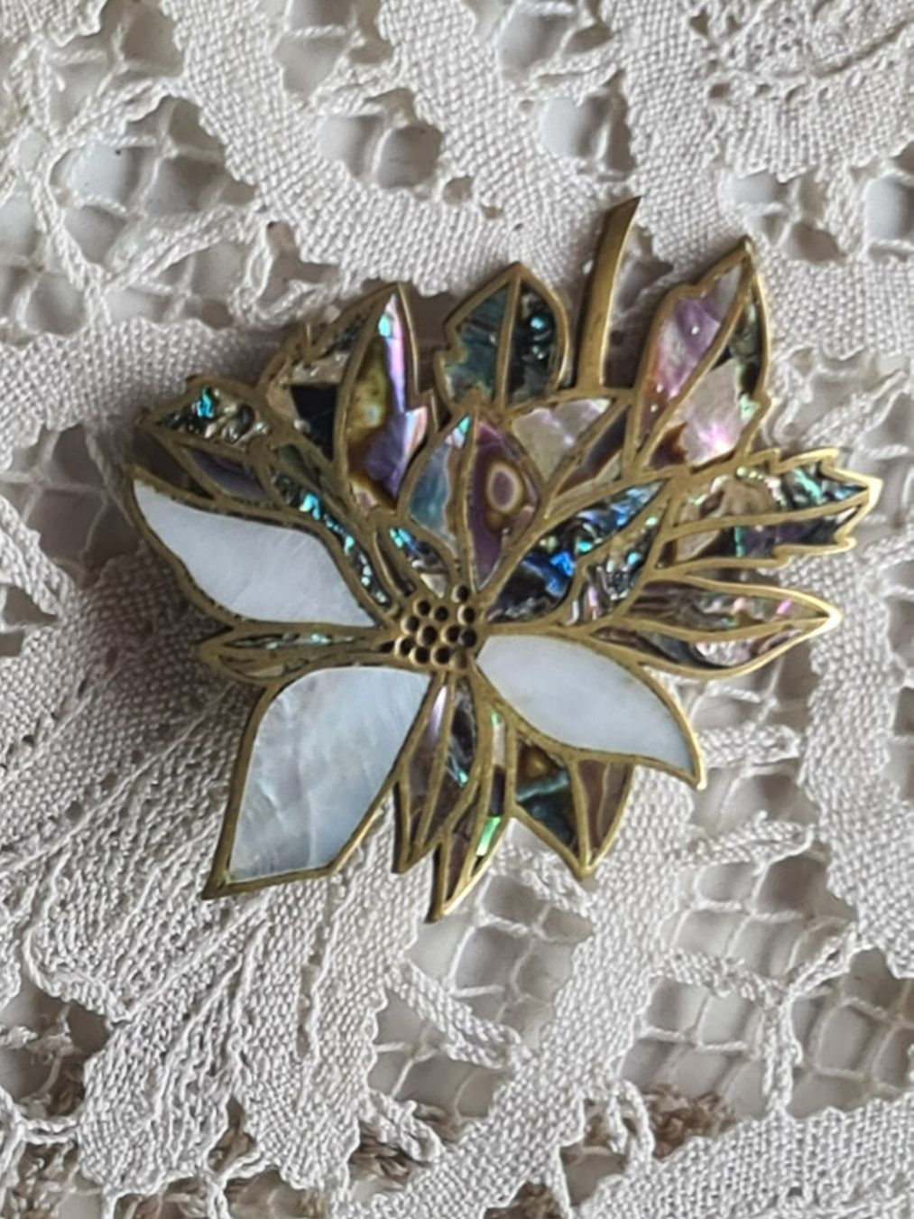 Broschen & Nadeln: Vintage Brosche. Abalone Shell Inlay Silber Messing Mexico – Gebraucht aus Münchenbuchsee von babilibern 1