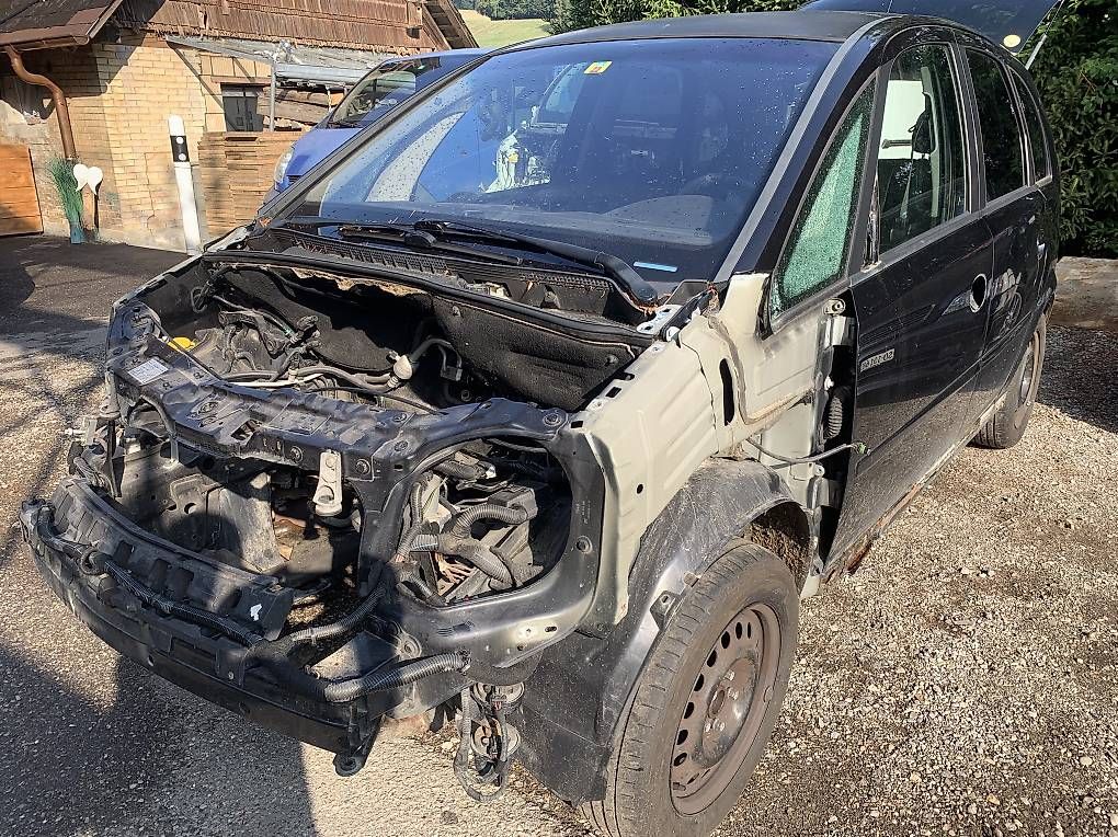 Opel Autos: Verschenke Opel Meriva A Opc – Gebraucht aus Oeschenbach von Opel_Freaks