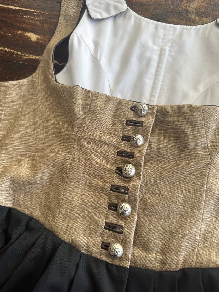 Kleider: Dirndl – Gebraucht aus Saas im Prättigau von Holliwood 4
