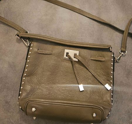 Damen Umhängetasche Kunstleder olive gebraucht Zustand