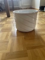 Großer Übertopf  Keramik weiss gedreht.
