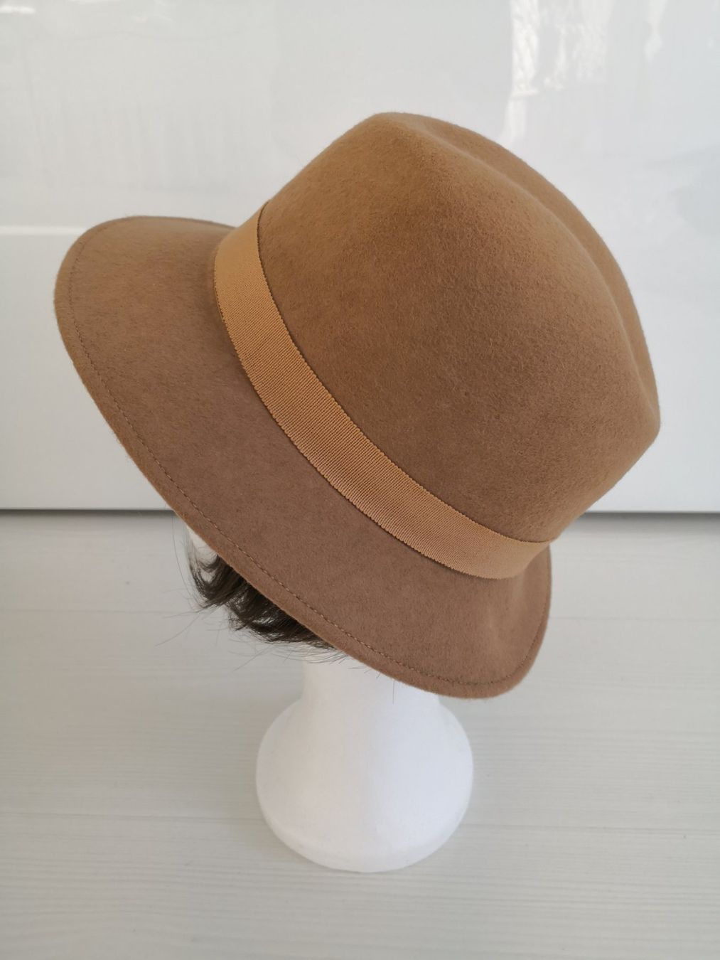 Copricapi, berretti & cappellini: 🤩HUT BEIGE MIT BAND – Usato da Olten venduto da Naja-Twins-Twins 9