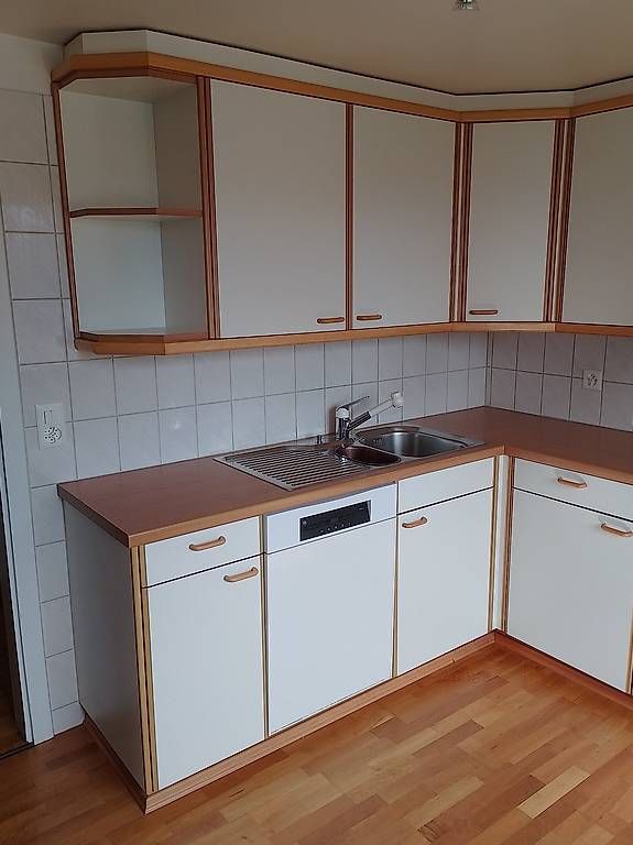 Cuisines complètes: Einbauküche mit Holzabdeckung – D'occasion à Wattenwil par Jily
