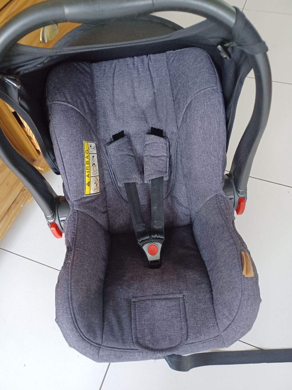 ABC Design Seggiolini per auto: Babyschale Hazel,Isofix,Kinderwagenadapter von ABC Design – Usato da Heimberg venduto da SperiSperu 3