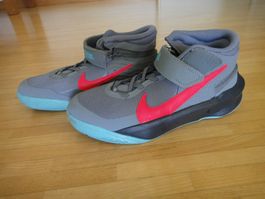 Nike Basketball Kinderschuhe, Gr. 38 Top Zustand