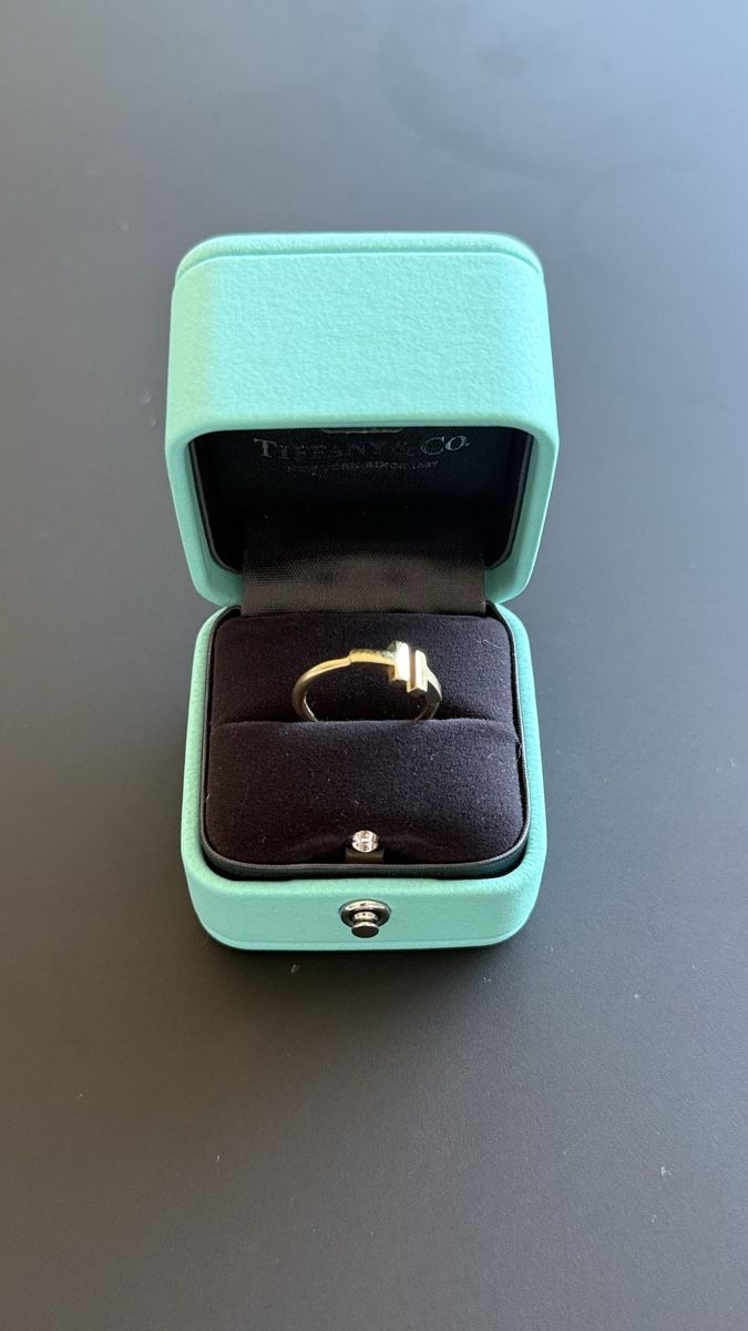 Tiffany & Co. Anelli: Tiffany & Co. T Ring Gelbgold – Usato da Küsnacht venduto da cri_ngg5 2