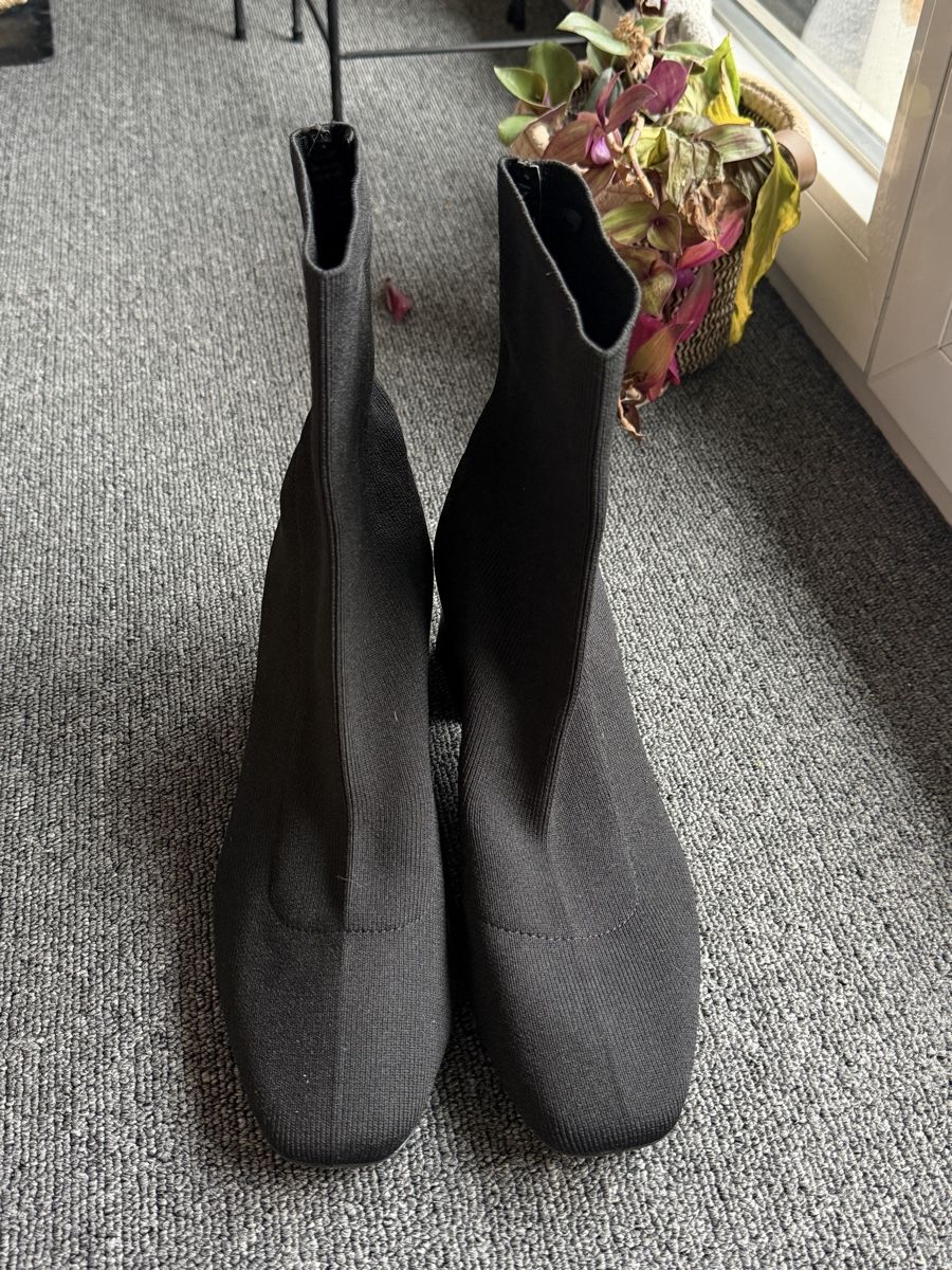 Damenschuhe: Bottines élastiquées noires Lefties taille 38  – Gebraucht aus Bulle von LeMoleson 1
