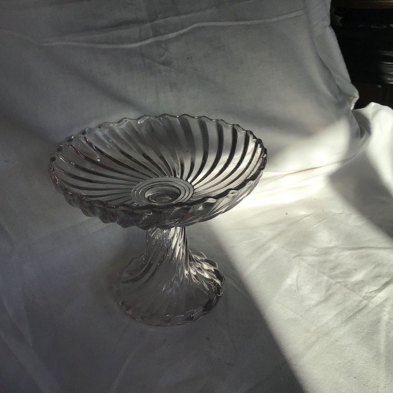 Bicchieri: Antike Glas Fussschale – Usato da St. Gallen venduto da Goldlilly