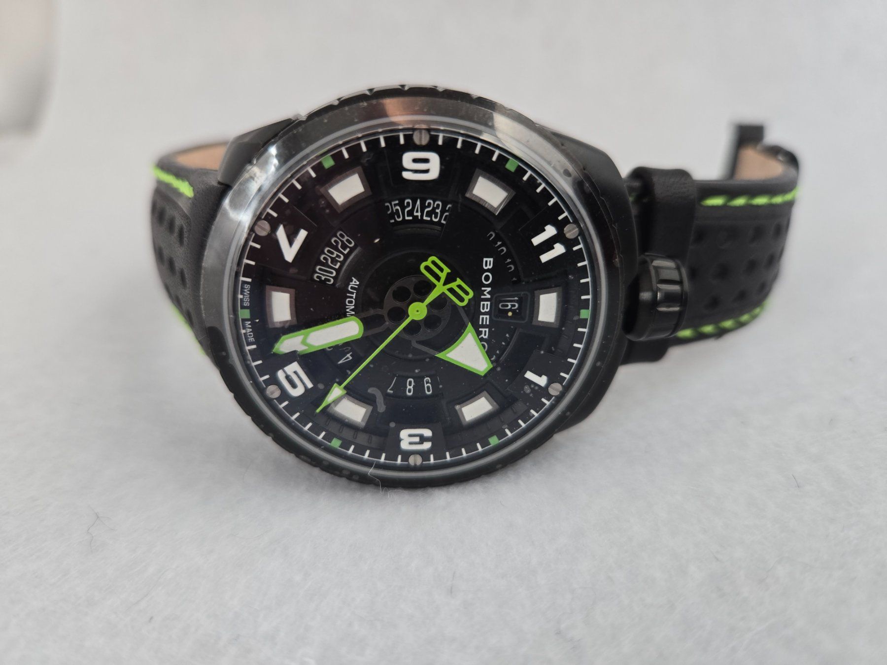 Bomberg Orologi: Bomberg Bolt-68 3 Hands Automatic – Nuovo (secondo la descrizione) da Chabrey venduto da Horology 1