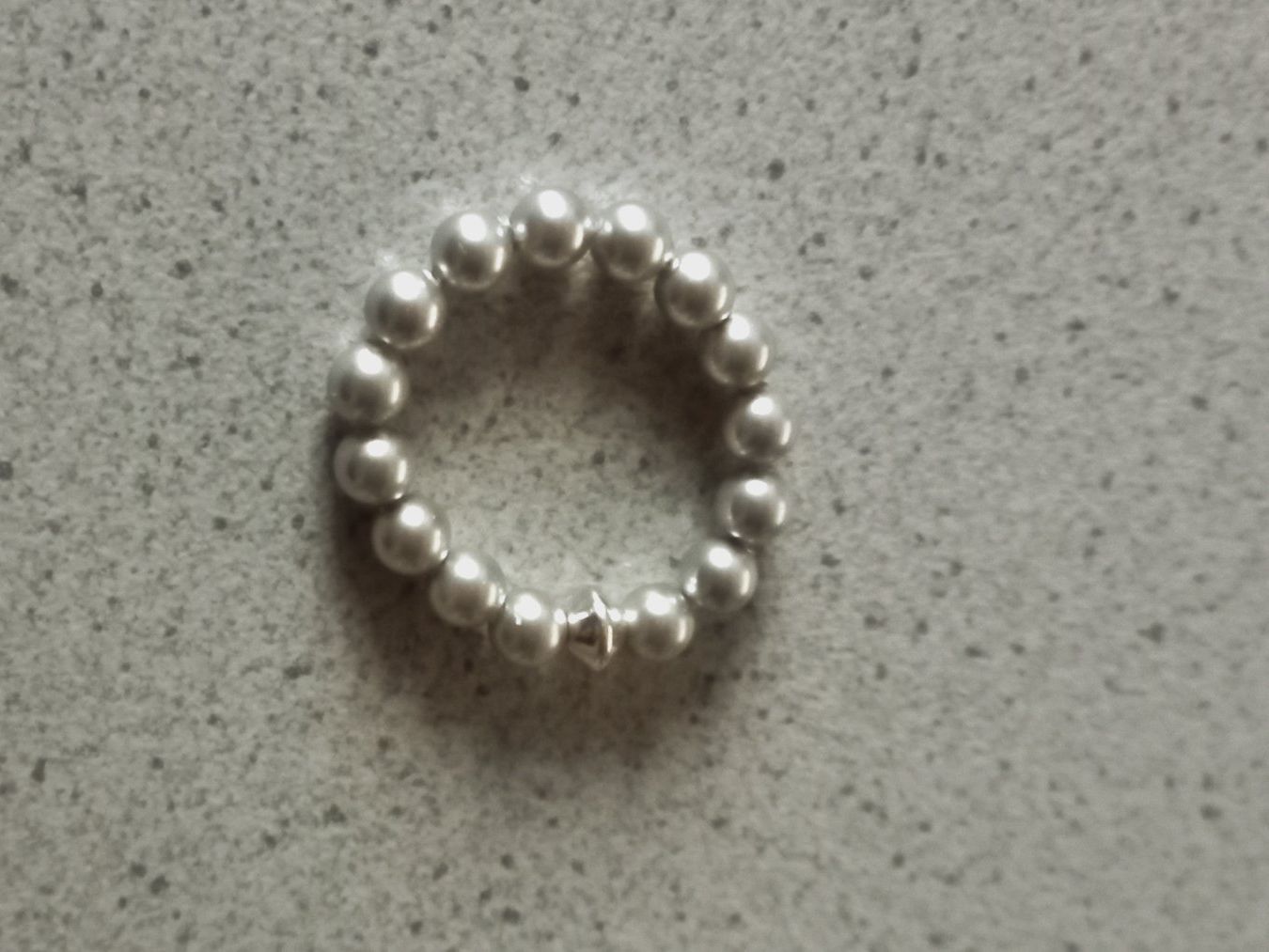Swarovski Anelli: Elastischer Swarovski Fingerring Grösse 54 – Nuovo e nell'imballaggio originale da Winistorf venduto da acreativ2