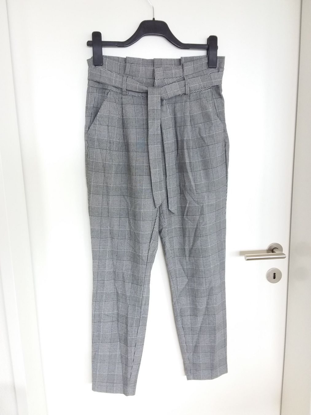 Vero Moda Pantaloni: VERO MODA Hose, Gr M/32 – Usato da Uitikon Waldegg venduto da Risibisi7