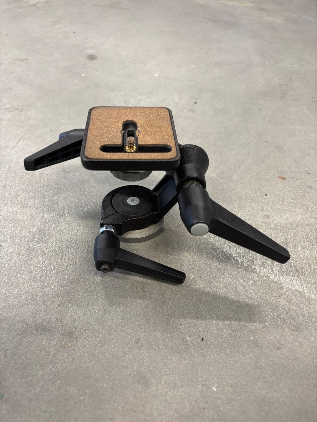 Manfrotto Treppiedi & Teste: Manfrotto 115 Stativkopf – Usato da Luzern venduto da Affoltera