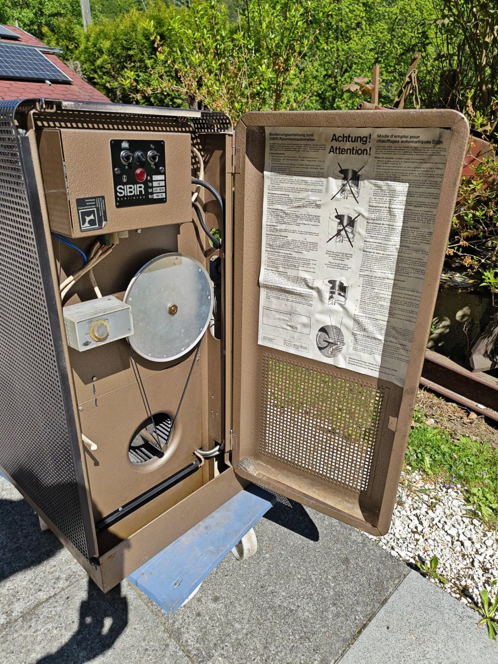 Sibir Radiatori: SIBIR Ölofen – Usato da Bretzwil venduto da Electronik01 2