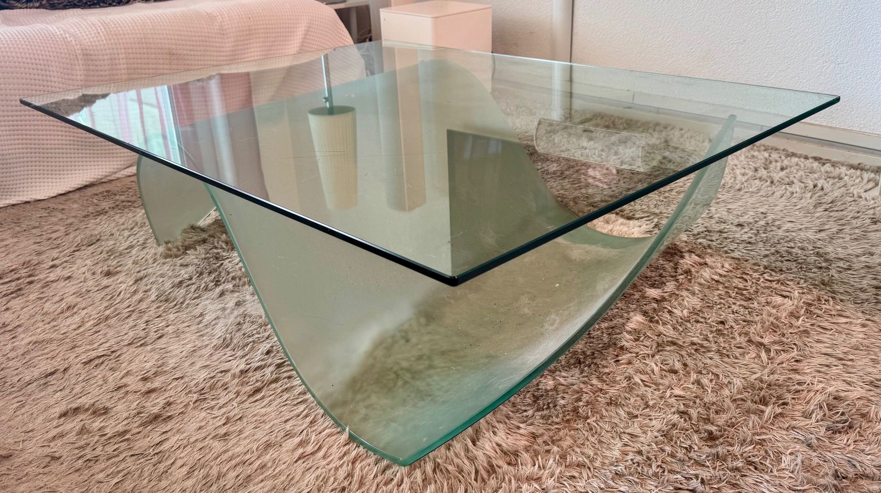 Natuzzi Tavoli: Designer-Couchtisch von Natuzzi aus schwebendem Glas – Usato da Herrliberg venduto da emi_8xh5 1