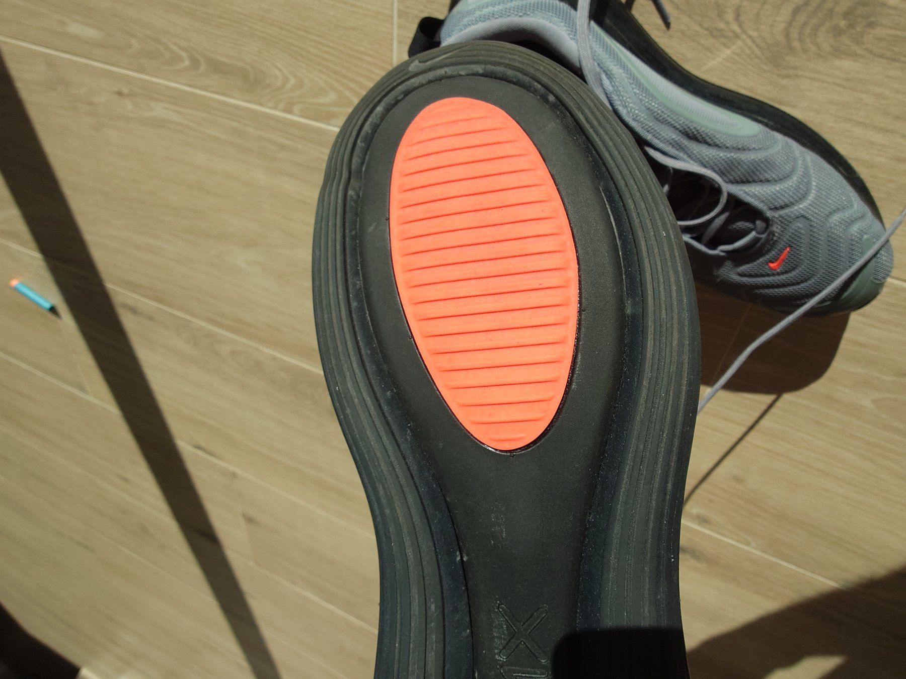 Nike Scarpe da uomo: Nike Air Max 720 size 44.5 – Usato da Epalinges venduto da bracelet123 9