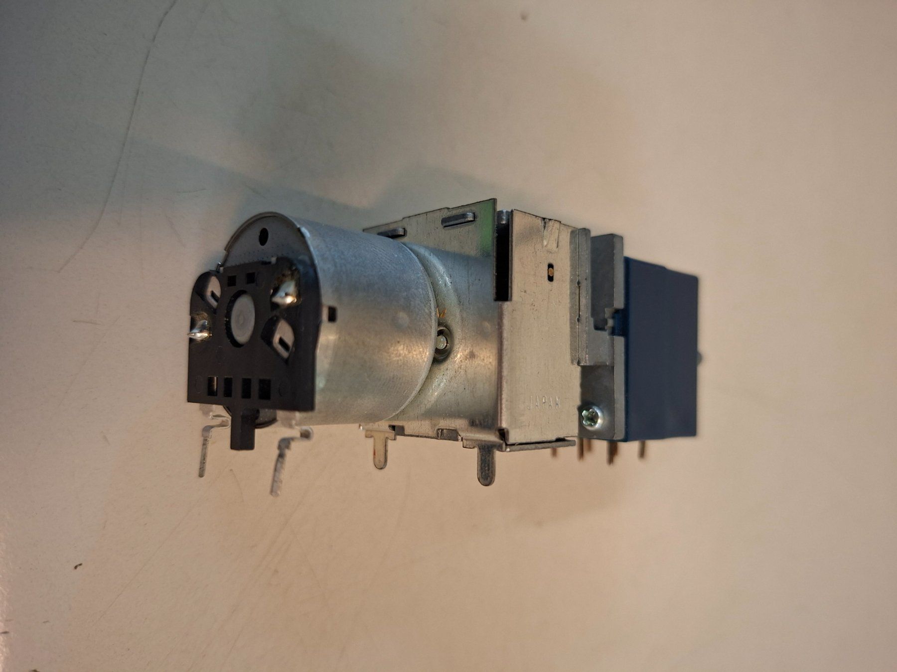Componenti elettronici: Potenziometer mit Motor – Nuovo (secondo la descrizione) da Niedergösgen venduto da piccorx5 2